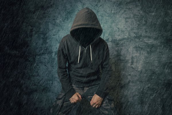 Человек в капюшоне