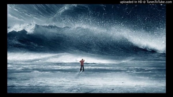 Огромные волны шторм