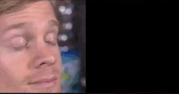 Чел открывает и закрывает глаза