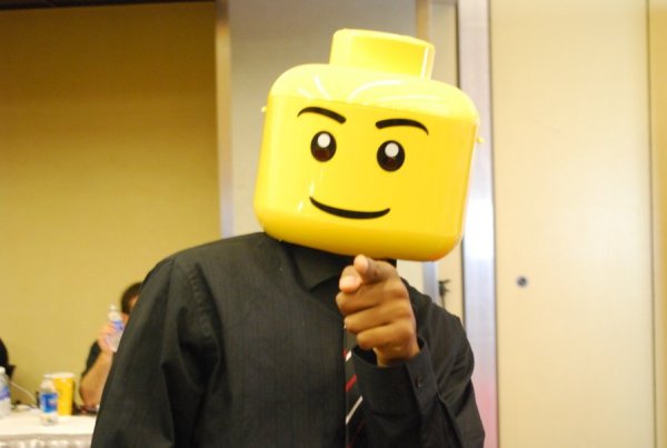 Лицо лего человечка