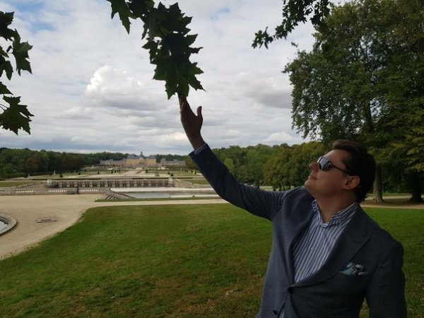 Евгений Понасенков в парке