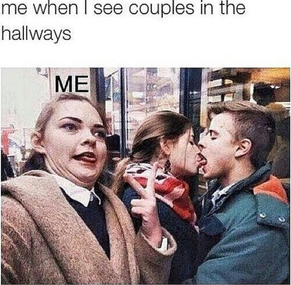 Парочки и один человек