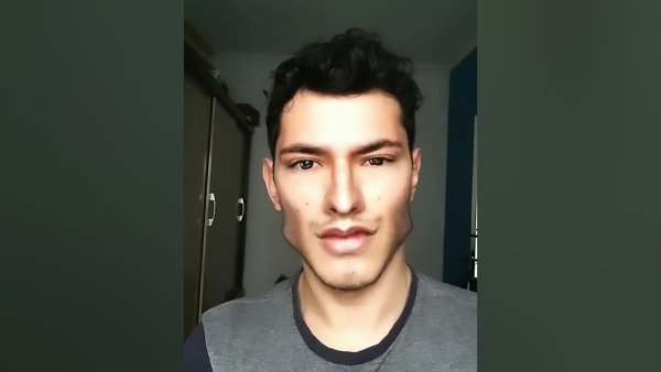 Украинская блоггер со скулами