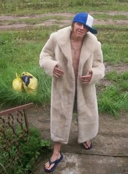 Деревенский модник в костюме