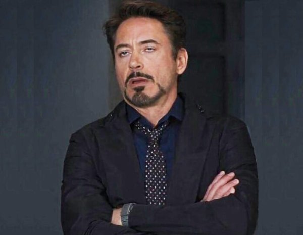 Роберт Дауни младший закатывает глаза