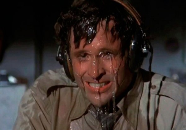 Аэроплан фильм 1980 пилот