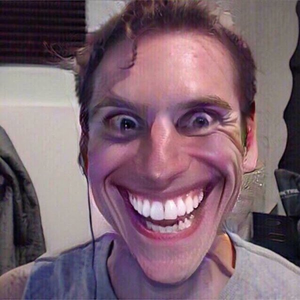 Улыбающийся человек страшный