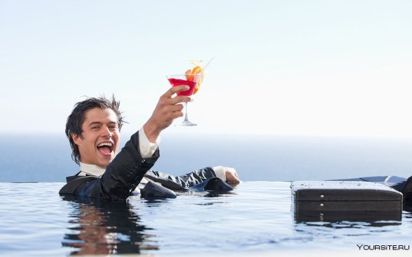 Бизнесмен на море