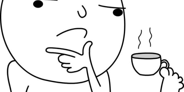 Парень с чашкой в ноге