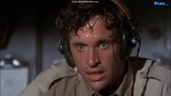 Пилот в поту Мем