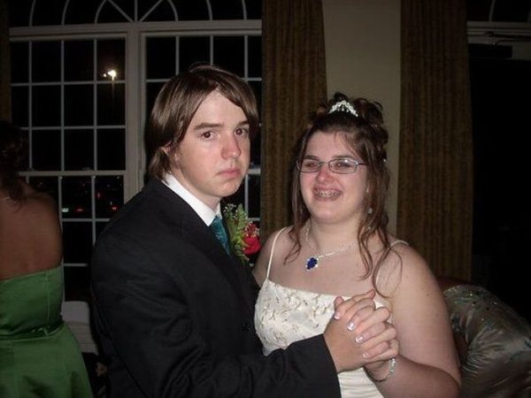 Мтрашный парень и красивая двушка