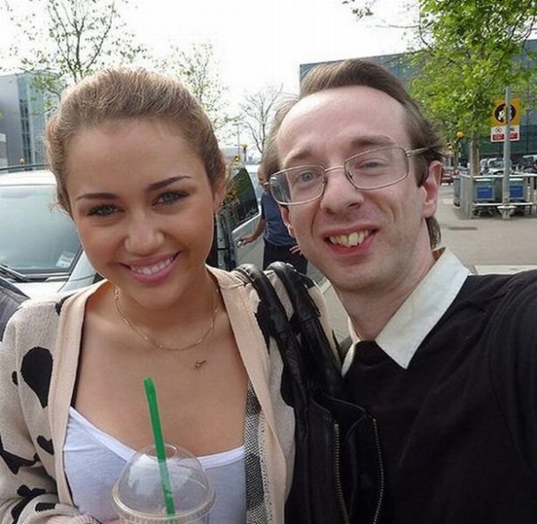 Красивая девушка и не красивий парень