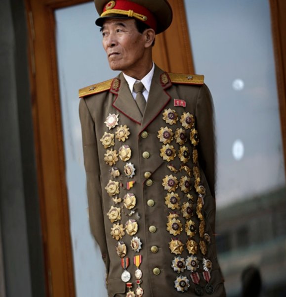 Генералы Северной Кореи в орденах