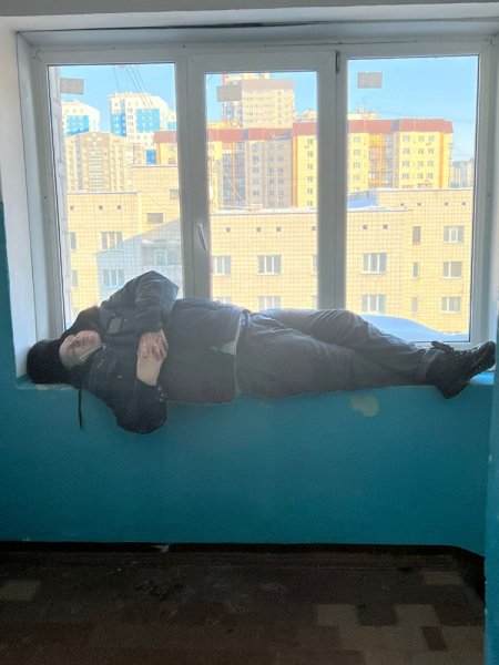 Мем пьяный парень