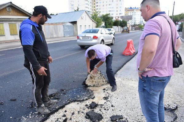 Ломают асфальт