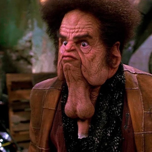 Яйцебород из люди в черном 2