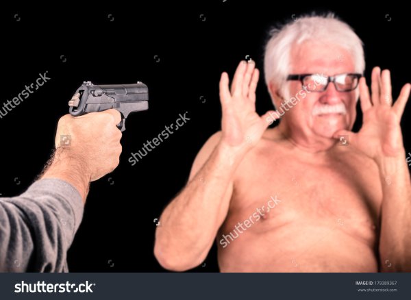 Дед с пистолетом