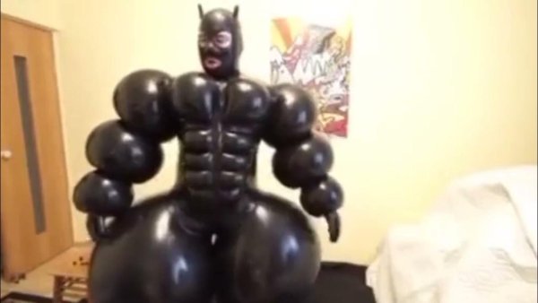 Надутый латексный костюм