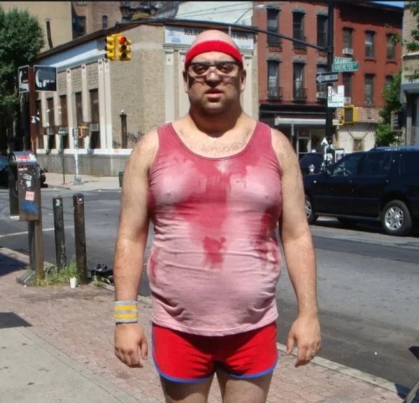 Потные мужчины