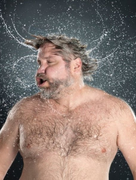 Потные мужчины