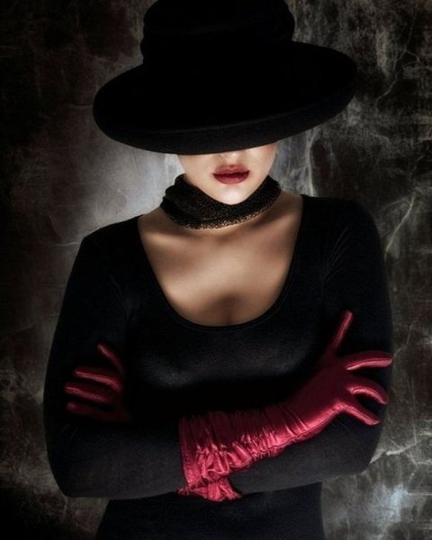 Женщина в шляпке