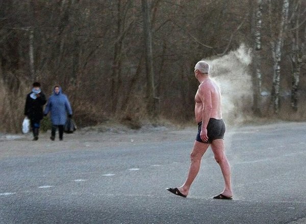 Мужик на улице смешной