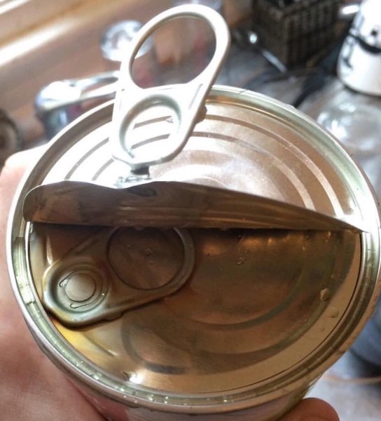 Консервная банка с двумя крышками