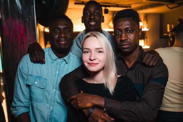 Фотосессия с негром