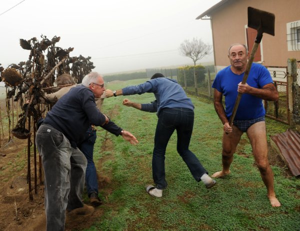 Мужик с лопатой