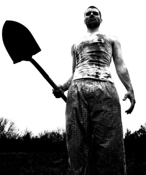 Человек с лопатой