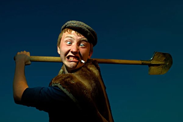 Человек с лопатой