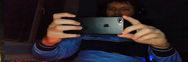 ПАПИЧ фоткает монитор на телефон