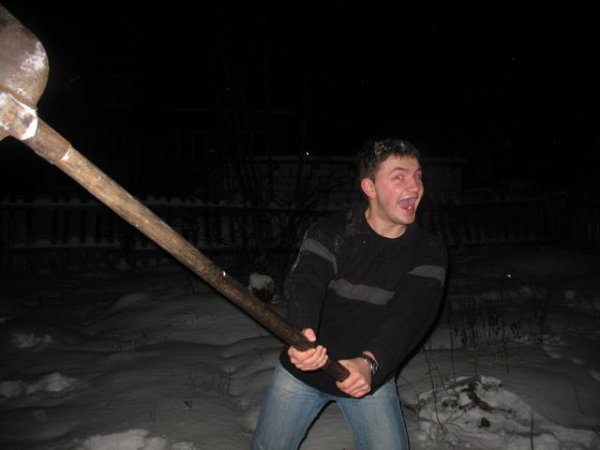 Мужик с лопатой