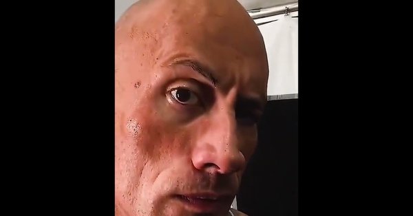 Мемный взгляд Дуэйна Джонсона