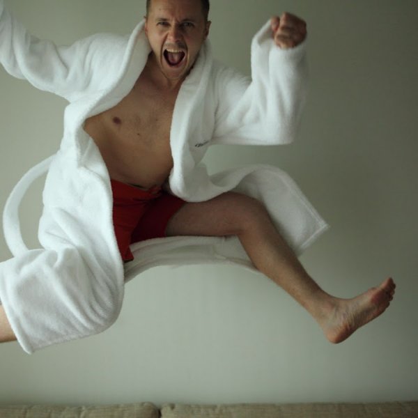 Мужчина в халате