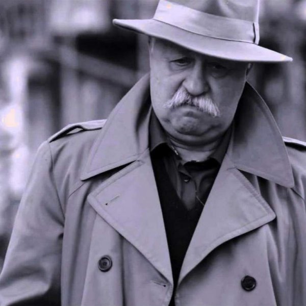 Леонид Аркадьевич грустит