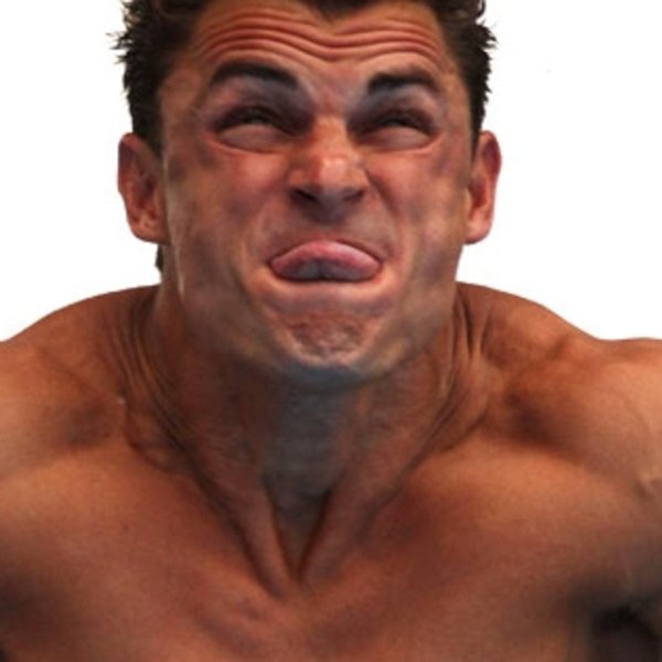 Лицо человека напряженное