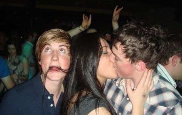 Поцелуй прикол