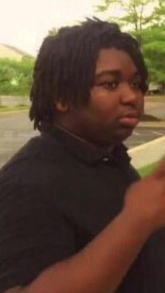 Негр показывает два пальца