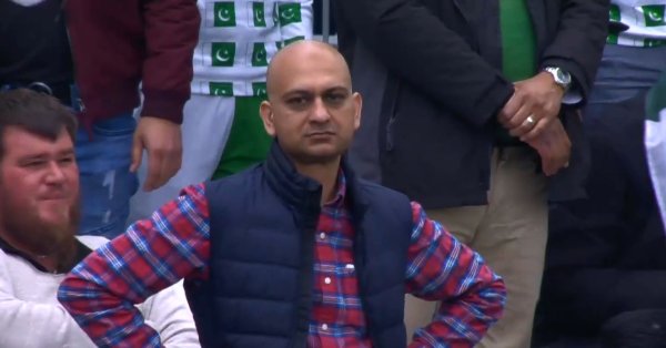 Недовольный болельщик