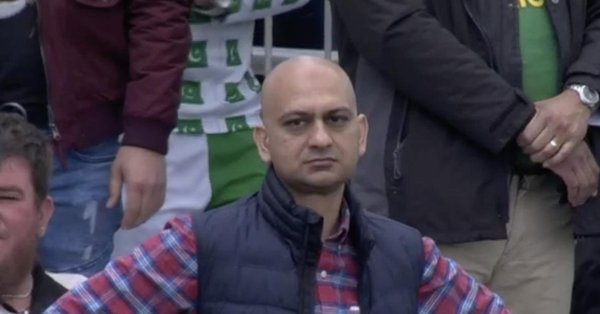 Парень возмущён