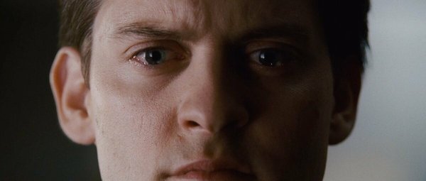 Человек паук плачет