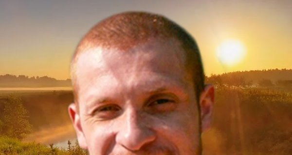 Серж идущий к реке