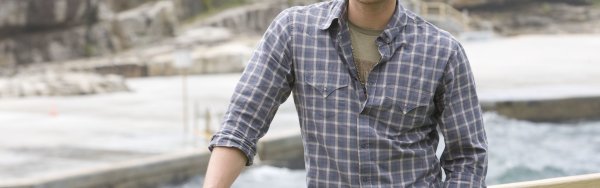 Дин Винчестер в рубашке в клетку