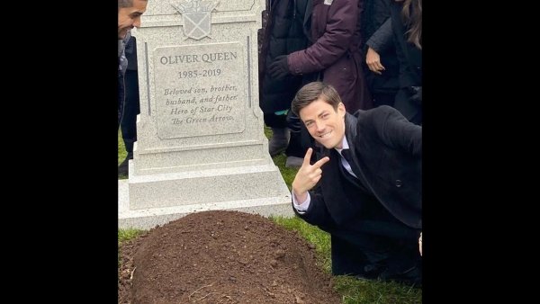 Мем с могилой