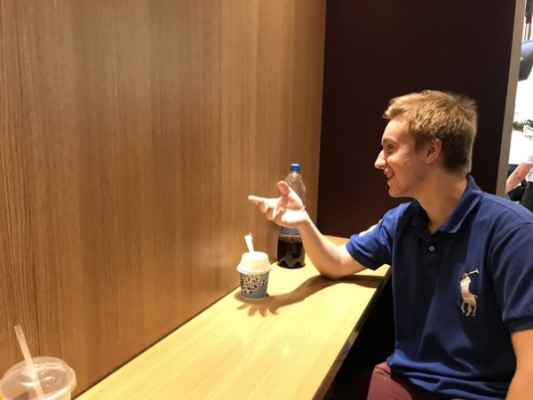 Общаюсь со стеной