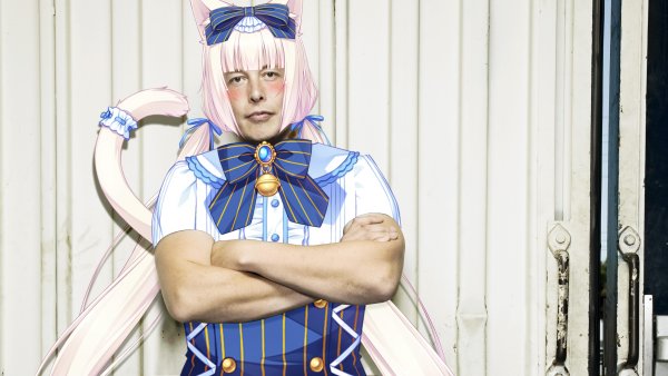 Илон Маск и кошкодевочки Мем