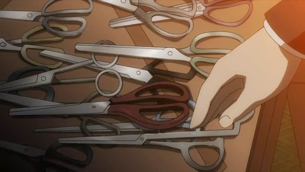 Аниме ножницы в руках