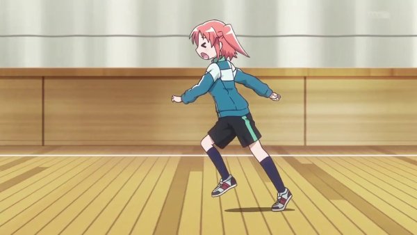 Аниме девочка бежит