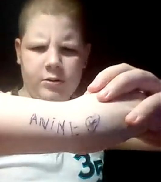 Мать в канаве аниме